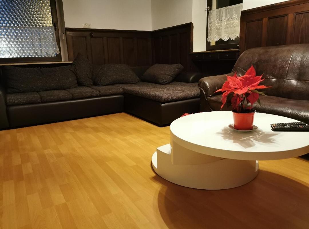 Grosse Wohnung Im Odenwald 1 Schonau  Esterno foto